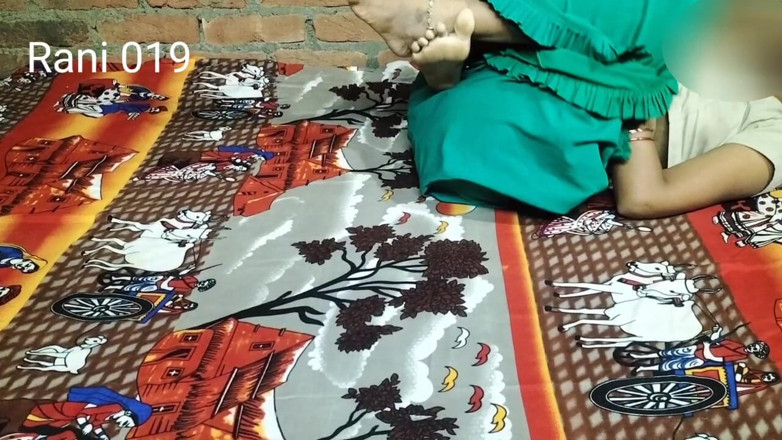Rakesh: India ama de casa rubi bhabhi ki mast chudayi ne...
