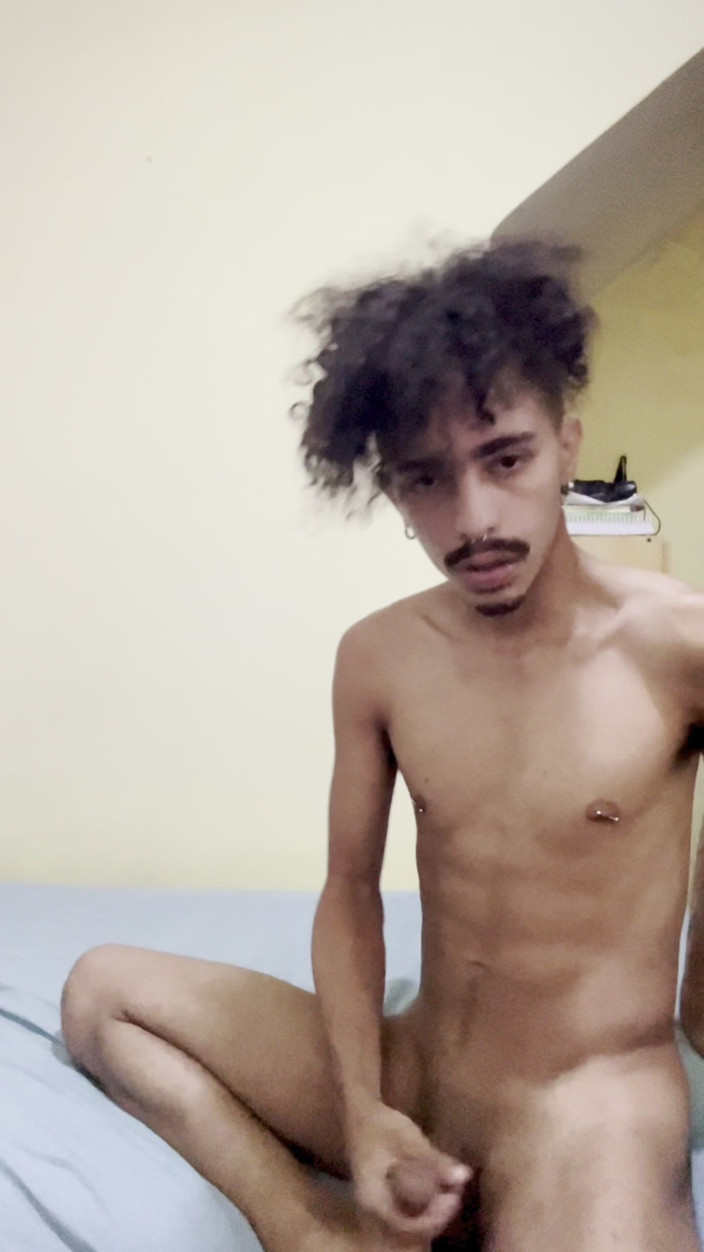 The Vicious Gabe: Twink a rămas singur acasă și a jucat un pic
