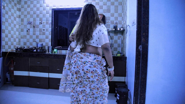 Blacked Alex: Rojji는 마녀가 되어 하인과 섹스를 했습니다.