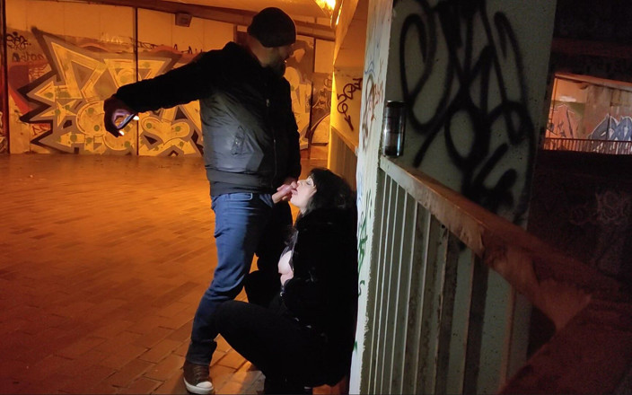 Toilet Mommy: dziwka zdegradowana w garażu