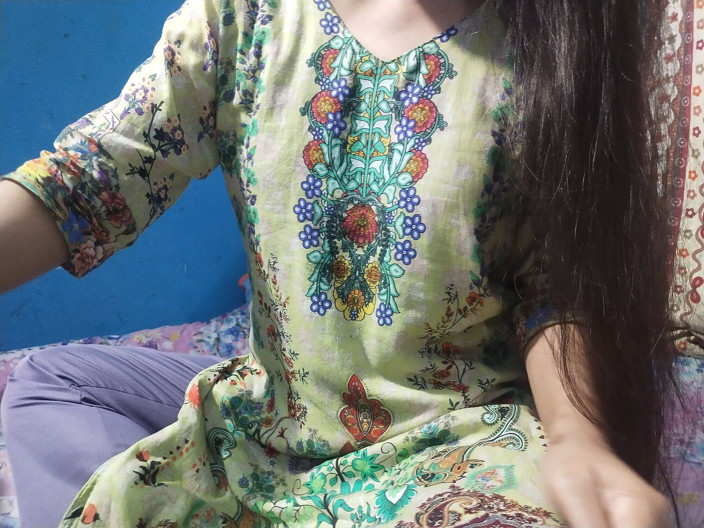 rhdhudhdhd: Desi indienne célibataire, couple sexy, une fille vierge à la chatte étroite...