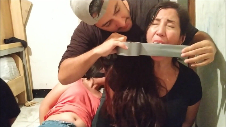 Selfgags Latina Bondage: chodne laayak mammi aur larkiyan bandhan vaali musibat men