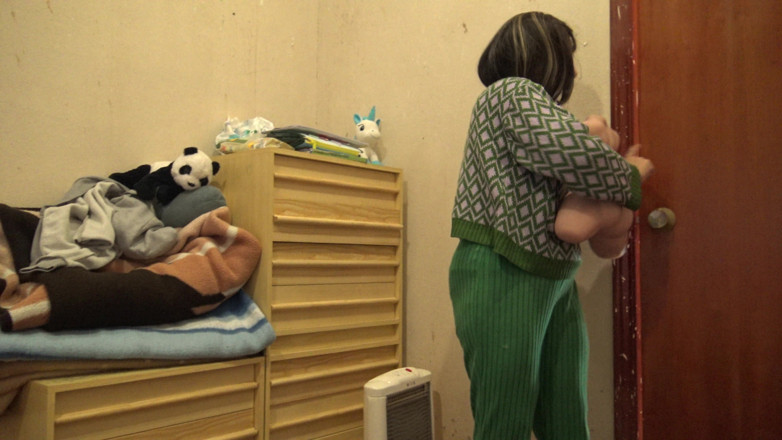Stepmom Susan: Mama vitregă perversă își trezește fiul vitreg ca să-i fută păpușa...