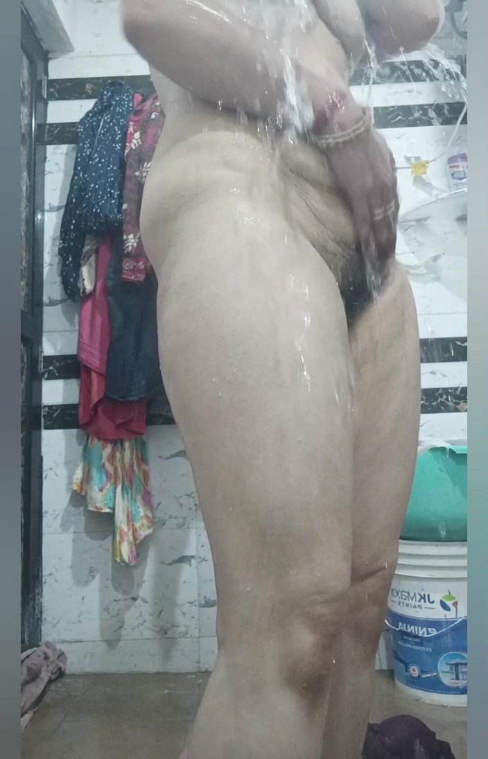 Priyahot77: priya bhaabhi seksi penti sho