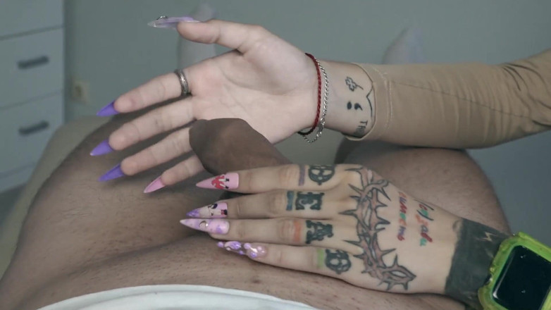 Amateur_fetish: Långa naglar som skrapar kuk, bollar, förhud och kikhål