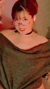 Hi, I'm Ukii, Your Favorite Waifu