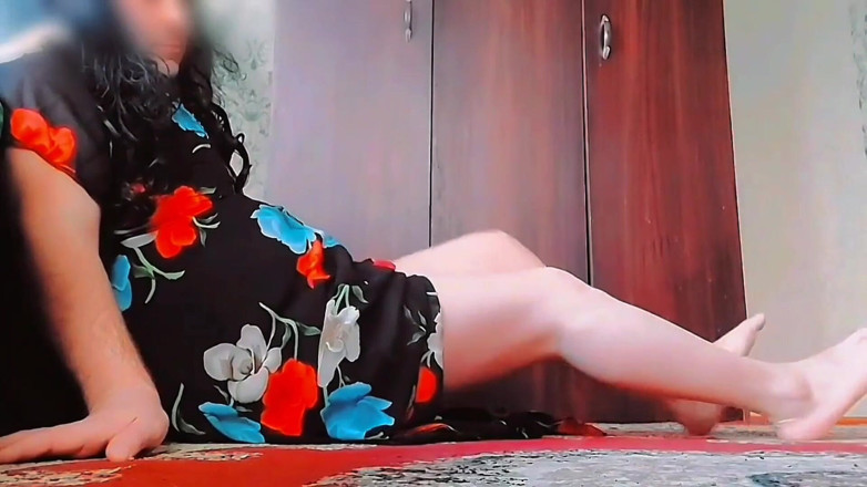 Kitty_Cross: Sissy Mtf hot děvka dvě nadržené šaty předvádějící bílé Twink Princezna...