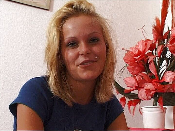 German Classic Porn videos: Monika 26, casting pertama