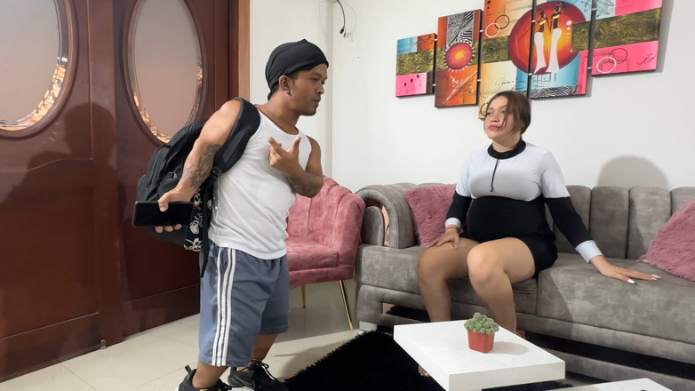 Julianaburning: 我的继兄弟为他的足球比赛迟到了，但我为他不去找借口，最后给了我们l的性爱