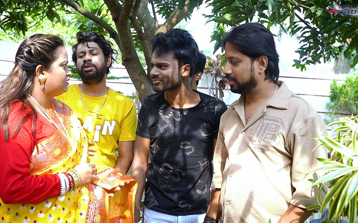 Desi Bold Movies: Desi Mallu Bhabhi hardcore posição diferente de sexo com quatro...