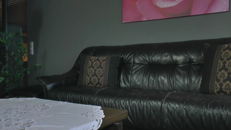 Mature Climax - 100% Mature Videos: Reife brünette mit großen natürlichen möpsen wird bis zum abspritzen...