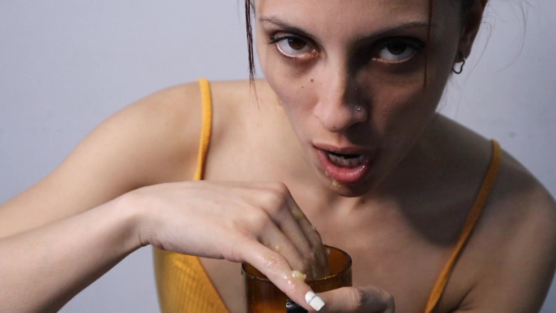 Lynn Scream: Götümle muz milkshake yapıyorum