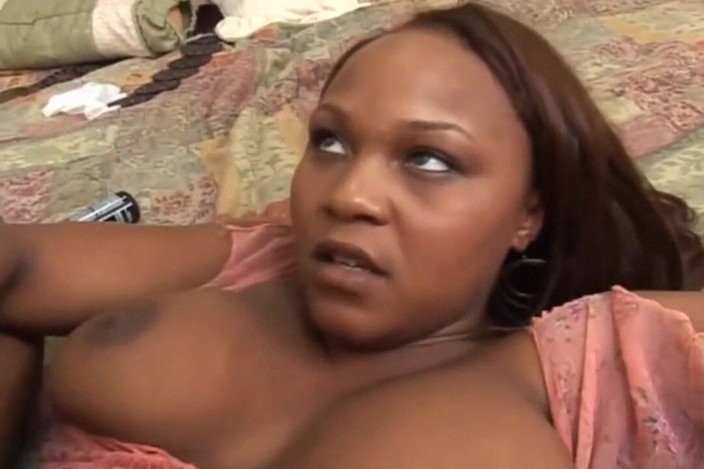 Black Sinner: Chica negra tetona follada duro por una polla blanca