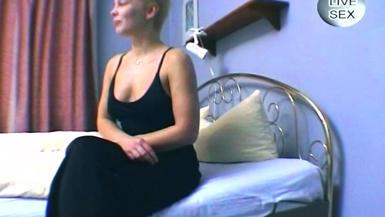 Onlyxfans: Loira madura vixen garganta profunda dildo e dedos encharcados buceta