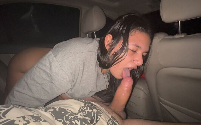 Sashasweet: Je baise un homme marié infidèle dans la voiture de...