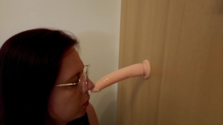 AnnHeel: Głębokie gardło trening dildo