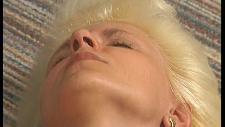 Xxxlover: Rainer działa pomoc na wschodzie i pieprzy wiejską dziewczynę Właściwie...