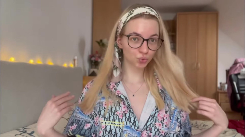 Goddess_Bella_Rae: Paypig живе на $ 30 на місяць після того, як я промив його насухо