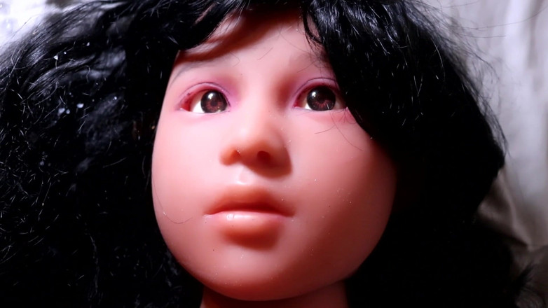 Uhri: Sexdoll Міра камшот на живіт