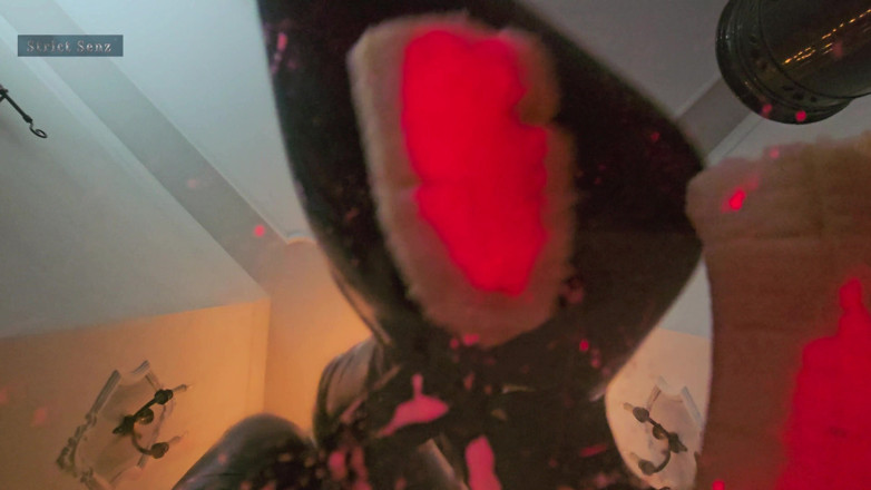 Strict Senz: Sheela Sinner La Géante Écrase La Banane En POV