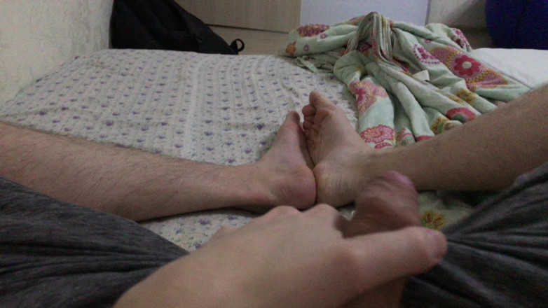 IlyaWilliam: Trẻ twink wank con cu chưa cắt trên giường