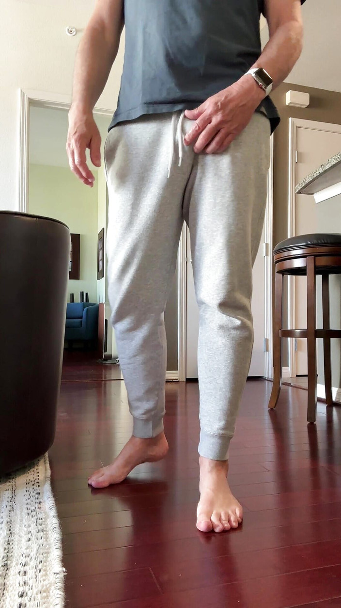 Barefoot Blake: Tuve la necesidad de sacarlo de mis pantalones y mostrarte...