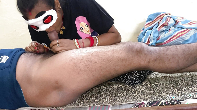 Kamdev: Bhabhi prend tout le pénis dans sa bouche avec tant...
