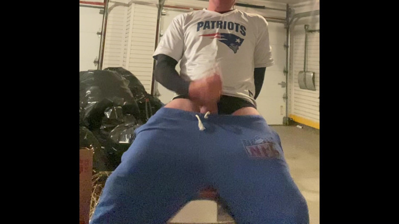 JockDad87: Dilf jockdad87 стріляє спермою в гаражі