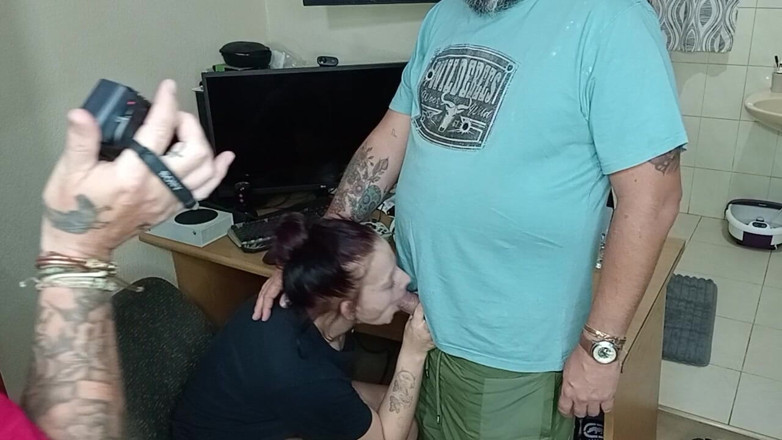 Bigjoefuckalott: Cocoldmy Freundin F****** Das Gesicht Meiner Ehefrau