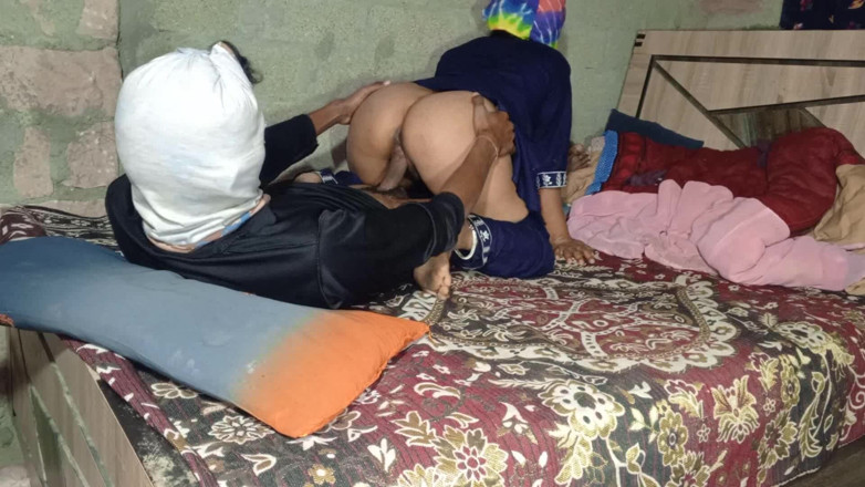 Amrita: Video rekaman seks tante seksi raat muh me land , audio...