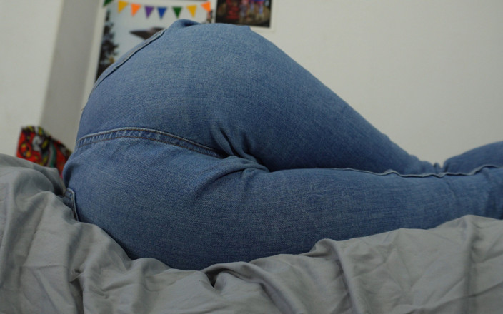 Alice Bean: Scoreggia in jeans
