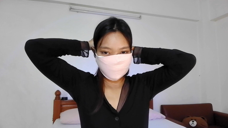 Cupcake: Bollknull på med mask - tyst lydnad retas