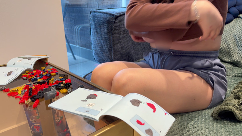 ScarletXoXo: Tittenfick, großes abspritzen auf meine großen möpse, während sie versucht,...