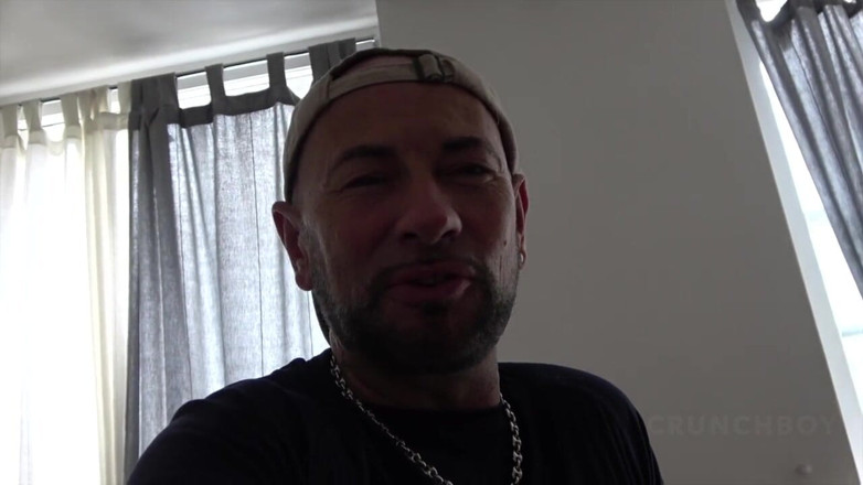 Hard fuckers fucking raw only: De tweeling Komik rauw geneukt door Aaron Master