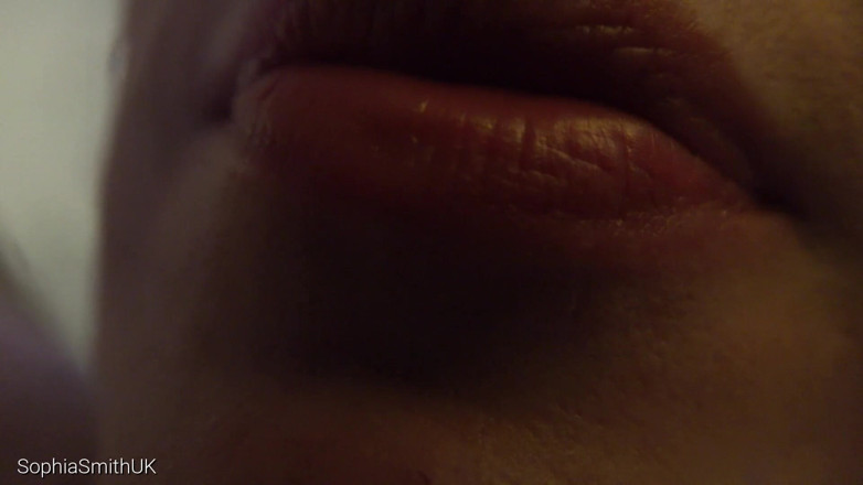 SophiaSmithUK: Asmr büyük bir öpücük