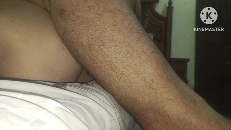 Lubnawife: Desi orgasma cremosa figa pesantemente durante la masturbazione con il...