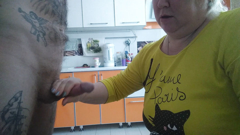 Zona901: Schwiegermutter befreit wieder meine eier vor sperma, während sie blowjob...
