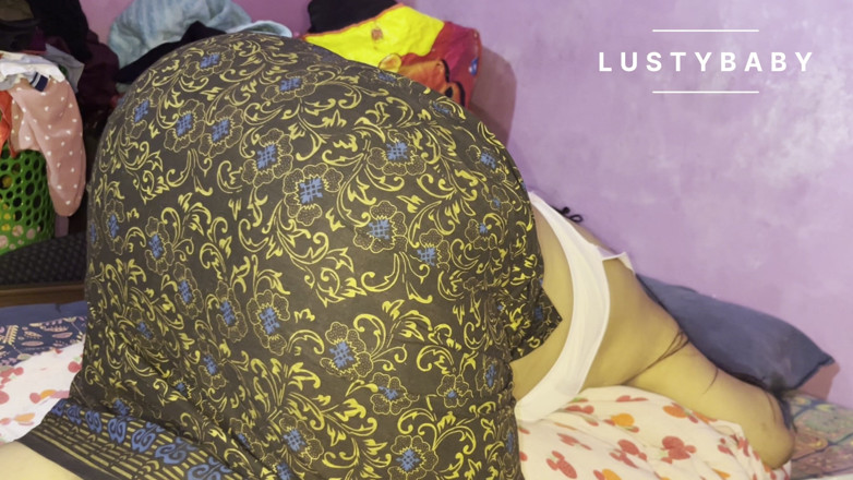 Lustybaby605: Népalais, sexe torride