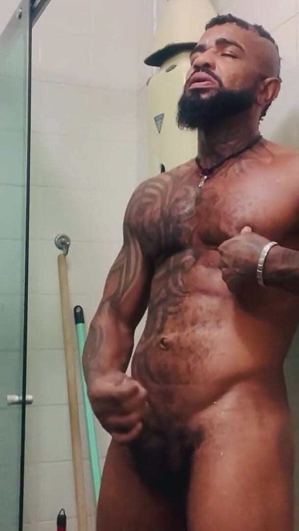 Felipe Nuru - Cumming in the Bathroom (Felipe Nuru)