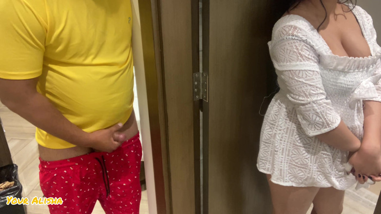 Your Alisha: Bhabhi wird von ehemann beim masturbieren im badezimmer erwischt
