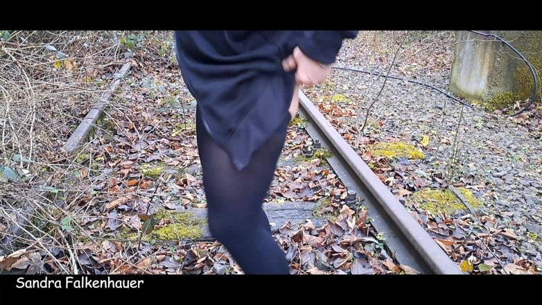 Sandra Falkenhauer: Compilation de pipi 2024