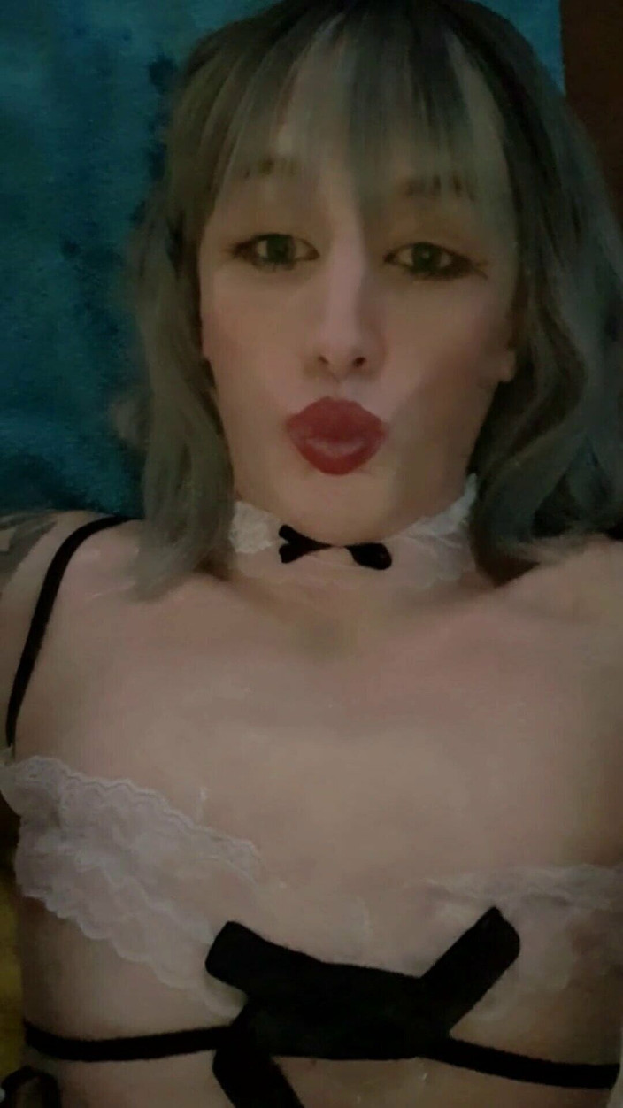 Skinnyminxx_xd: Sissy-meid maakt een rommeltje