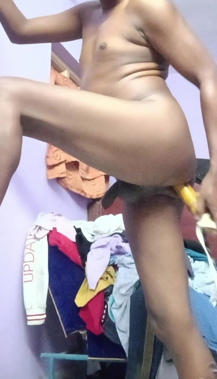 HotFillings555: Futai anal cu vibratoare