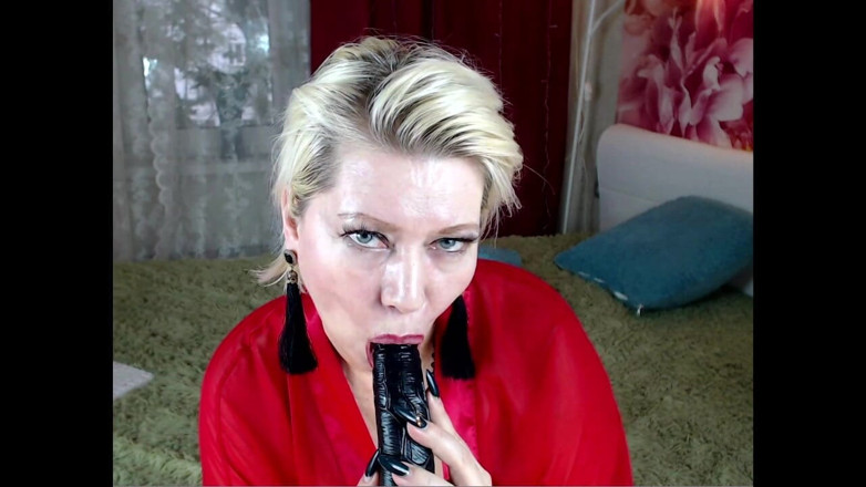 AimeeParadise: Zralá děvka s webovou kamerou Aimeeparadise. Masturbace jako umělecká forma!