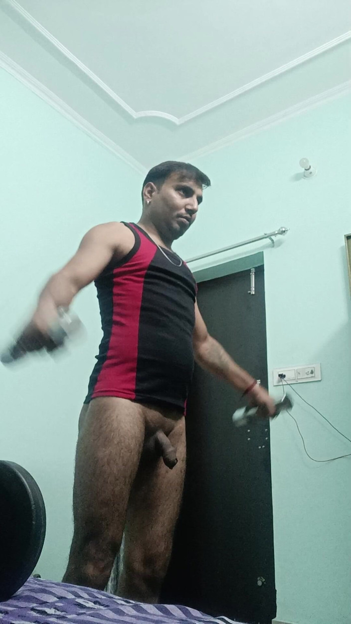 Rajasthani-old-lover: Indiano homem desfruta de exercício nu e show de masturbação...