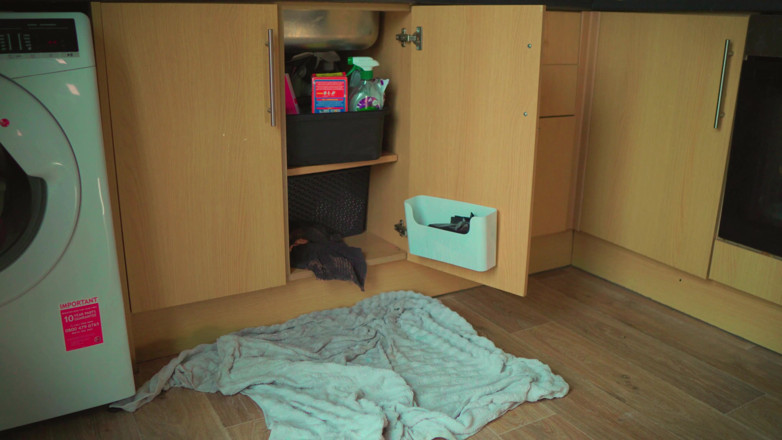 JessieHH: Mama vitregă însămânțată de instalator 4K