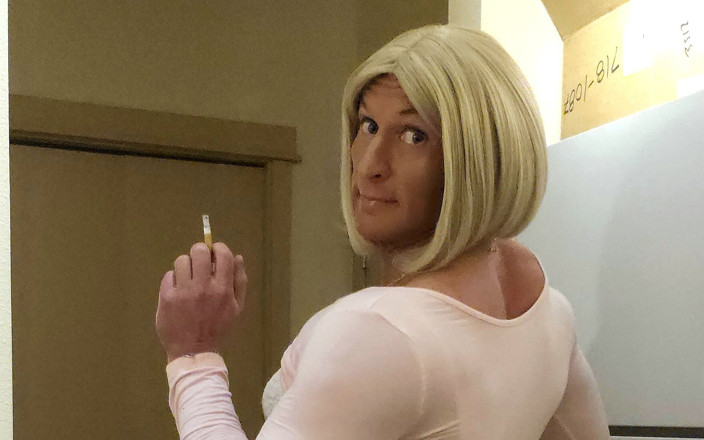tgmissy1: Ragazza trans missy che gioca