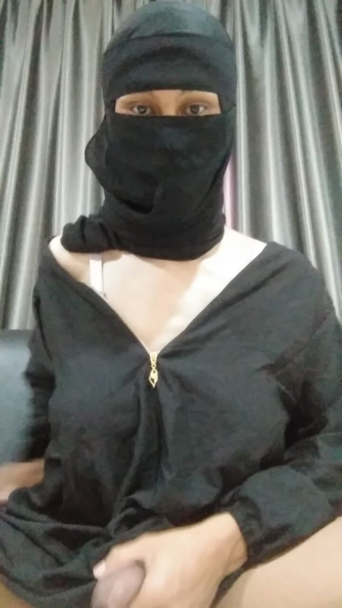 Malaysian Hijab Trans: Хіджаб камшот