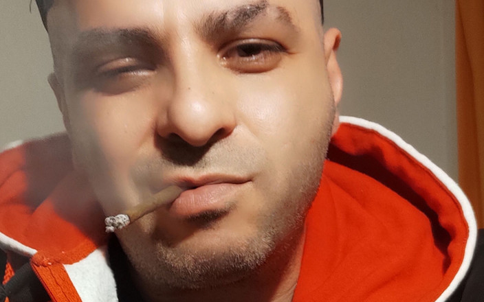 SmokedAlloy2: Dirtyjunkbro utilise une chatte artificielle et une cumrein.