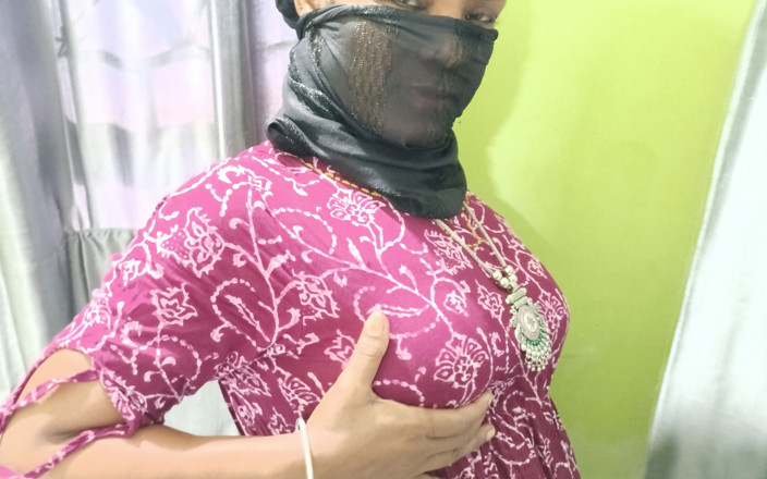 Hot N Sexy: Razia sultana lagi asik ngentot sama teman laki-lakinya sendiri